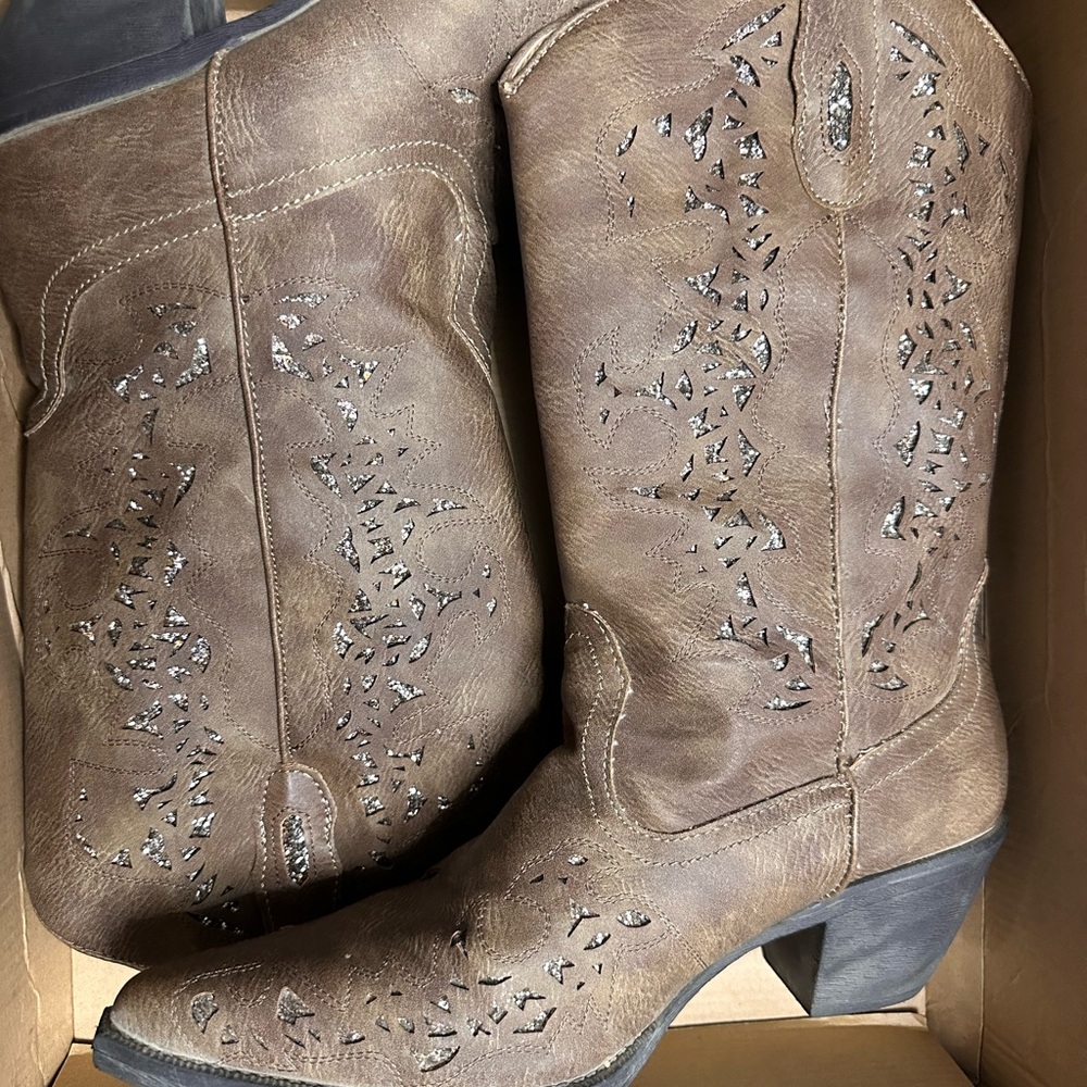 Roper Brown Embellished Heeled Boots